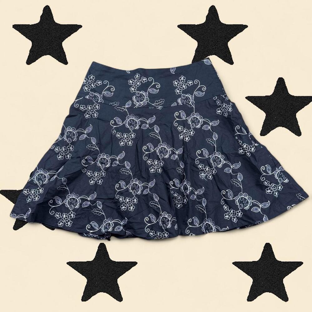 ★ Necessary Objects black & white floral skirt ★